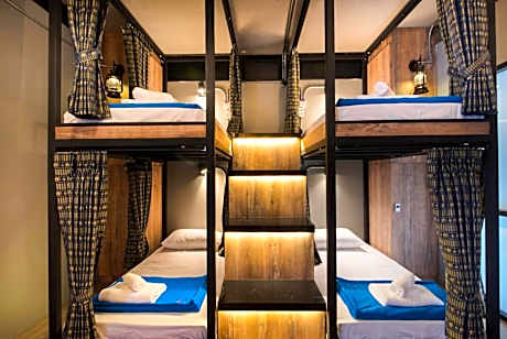 Classic Quadruple Room