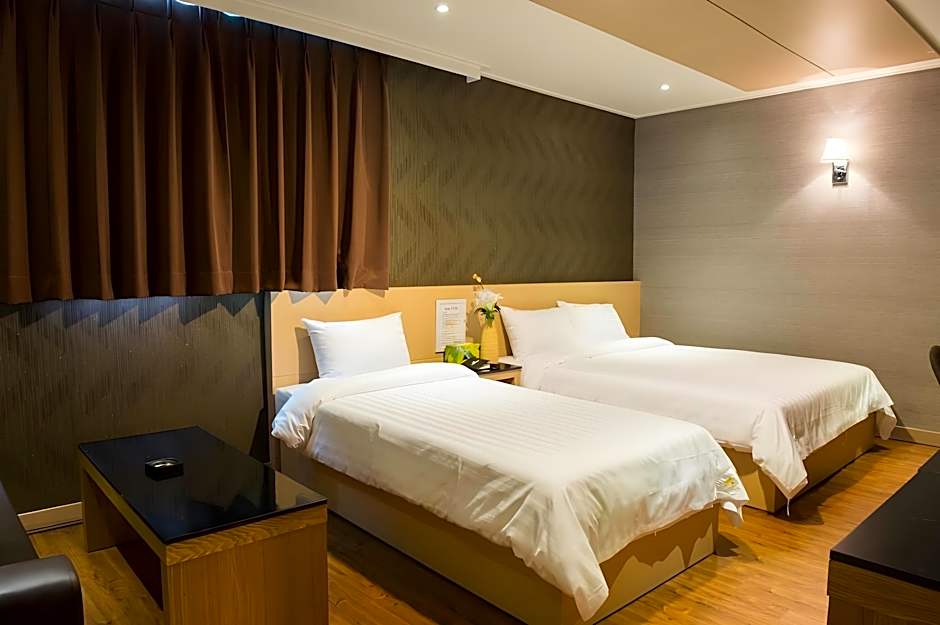 Pungnam Tourist Hotel