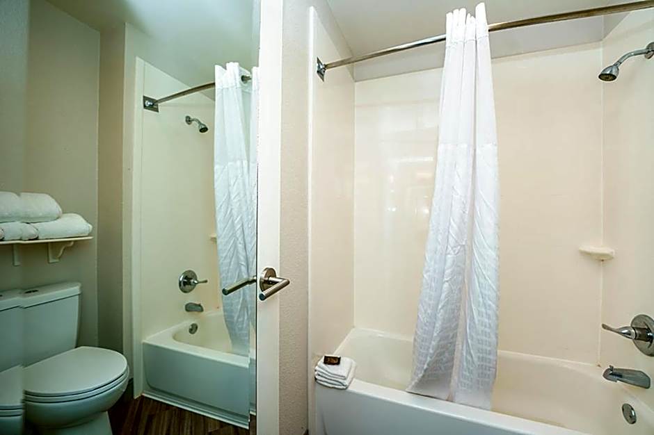 Wingate by Wyndham Brunswick GA / I-95