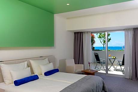 Triple Room with Terrace Sea View