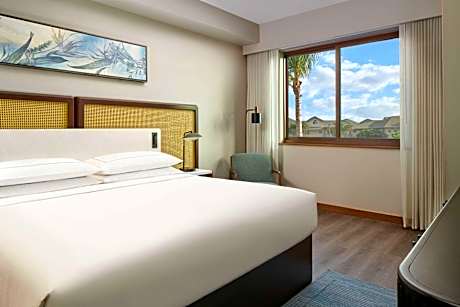 1 BEDROOM RESORT VIEW KING SUITE