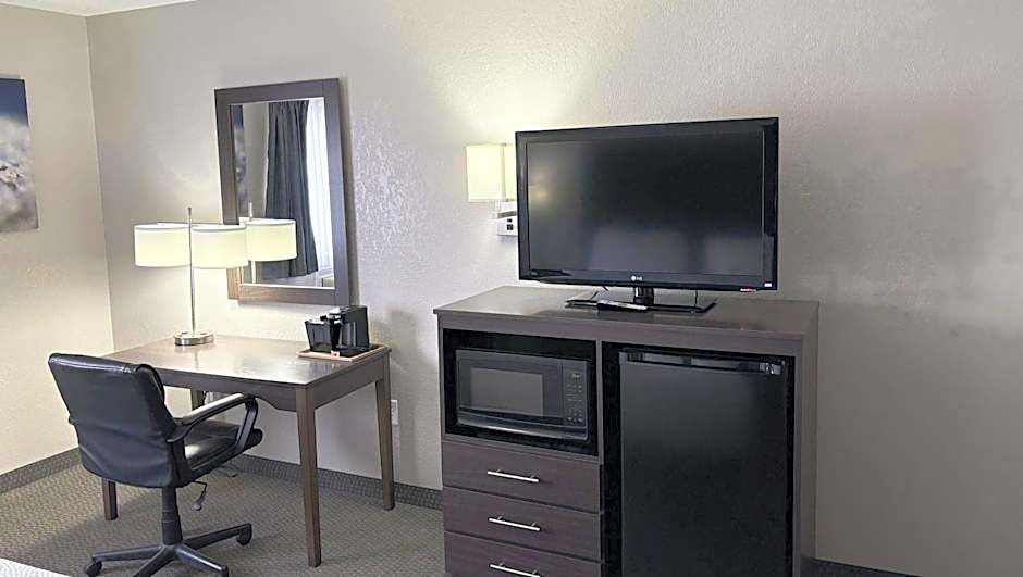 Magnuson Grand Pioneer Inn And Suites