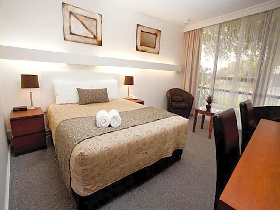 Connells Motel & Serviced Apartments