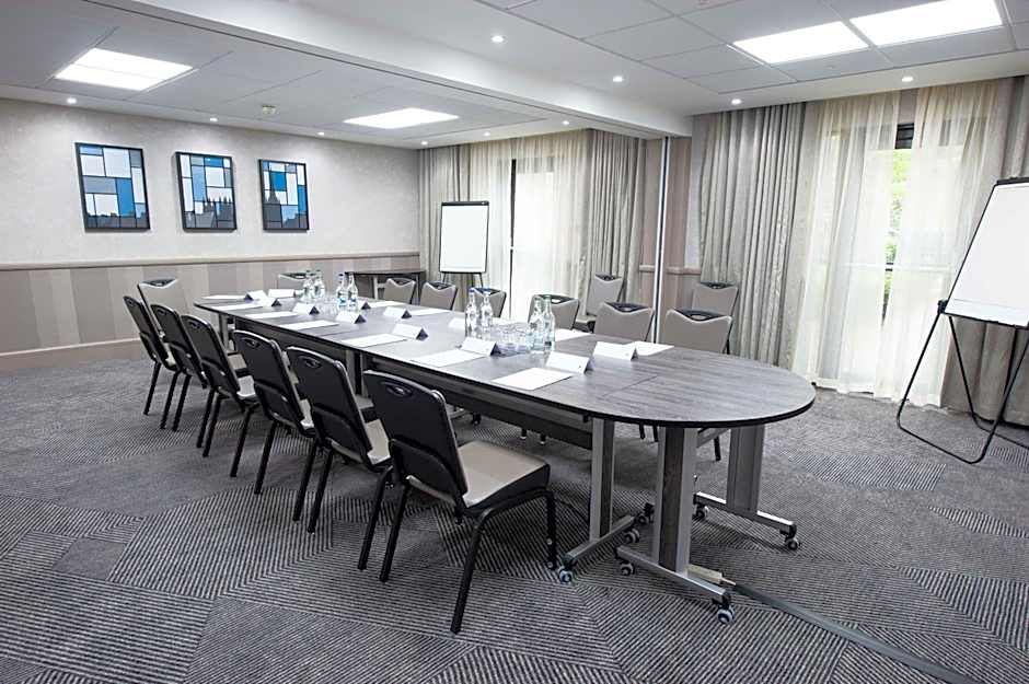 DoubleTree by Hilton Edinburgh Airport