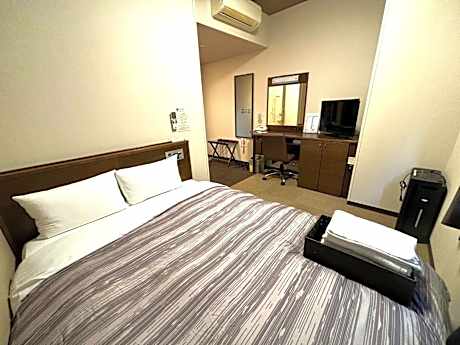 Double Room with Small Double Bed - Smoking -  (Heated Tabacco Only)