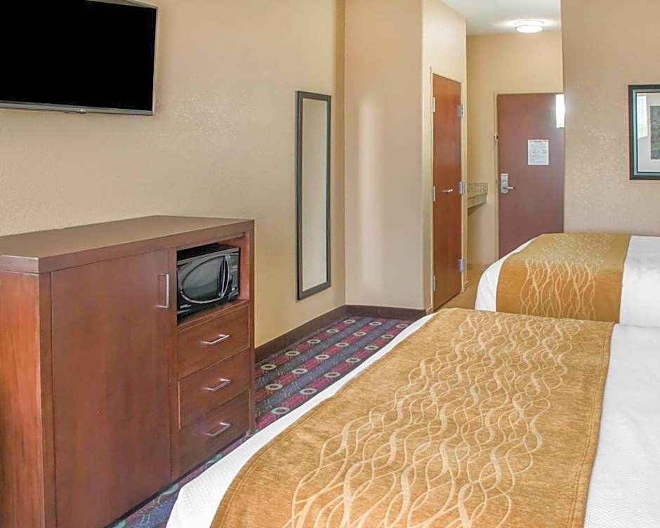 Comfort Inn & Suites San Marcos near Outlet Mall