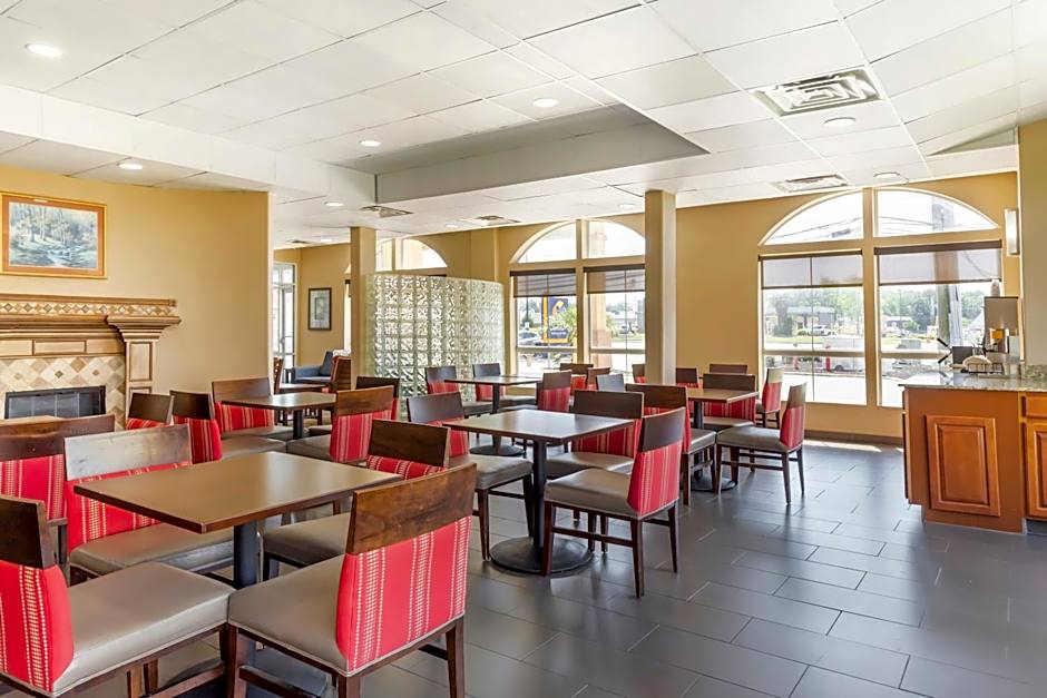 Comfort Inn & Suites Chesapeake