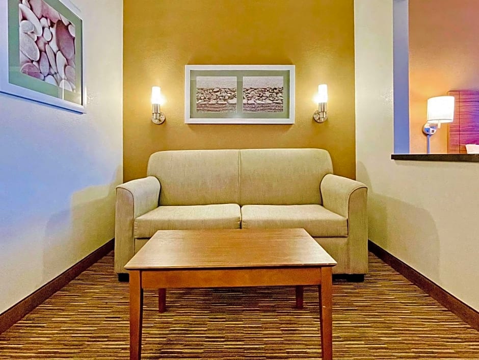 Quality Suites University