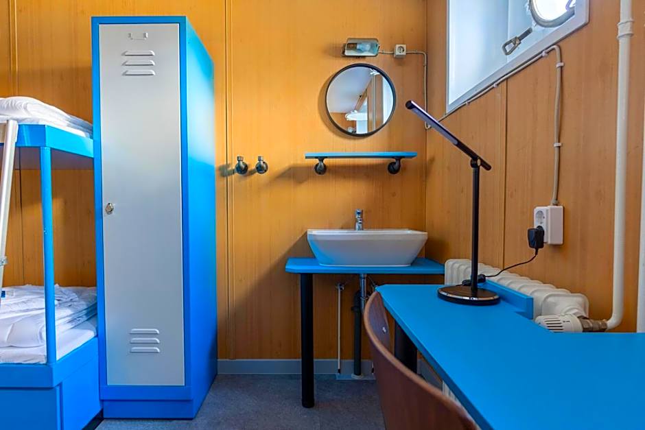 ARCONA - Übernachten auf dem Wasser - direkt am Bontekai