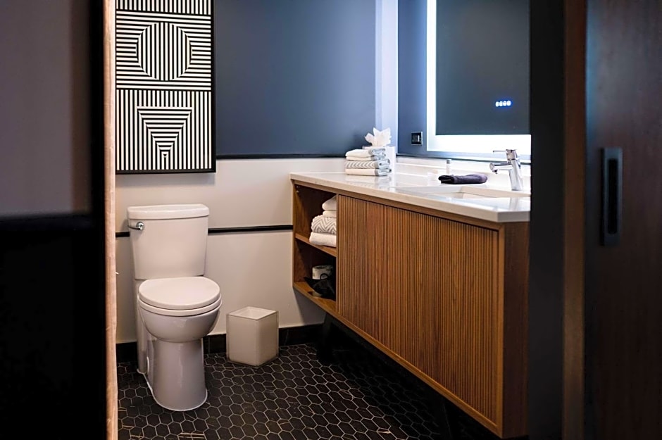 Cambria Hotel Boston Somerville