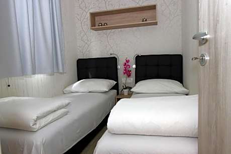 Mobile home Relax 6+2 Third or fourth line from the beach