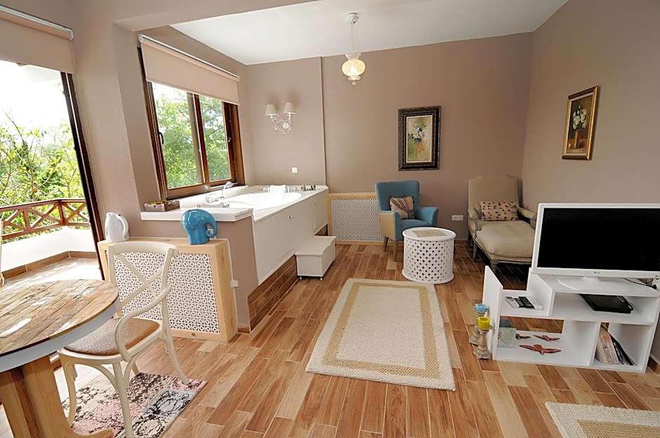 Beyaz Ev Agva - Adult only +15