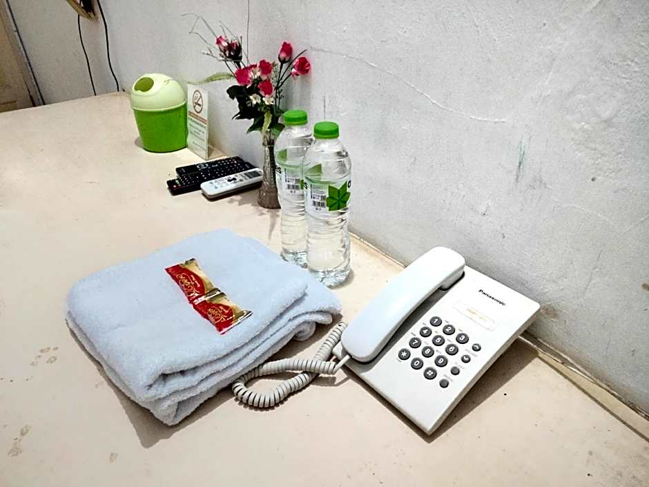 Sartika Hotel Mitra RedDoorz Pati