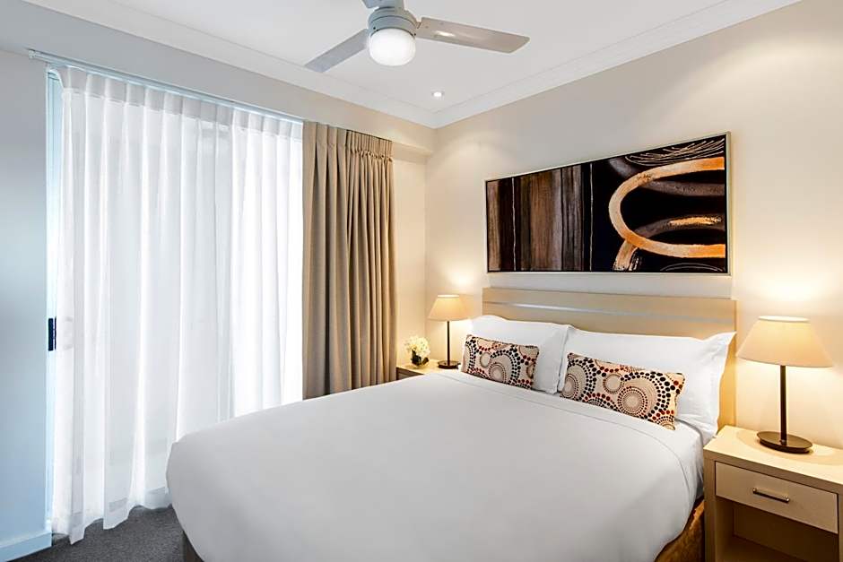 Oaks Brisbane Mews Suites