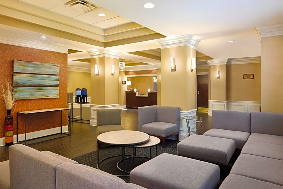 Holiday Inn Express & Suites Alpharetta by IHG