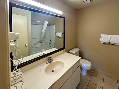 1 King Bed | Suite, Nsmk, Kitchen, Sofa-Bed