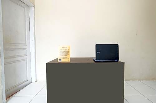 SPOT ON 2027 Putri Guest House Syariah