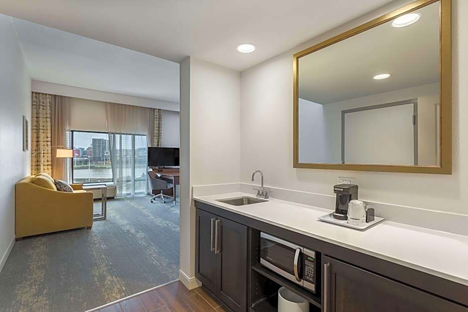 Hampton Inn By Hilton - Suites Newport-Cincinnati KY