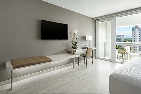 King Executive Room with Balcony