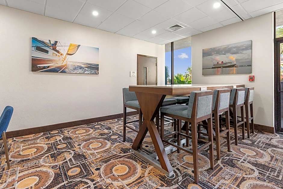 Clarion Pointe Galveston - Beachfront