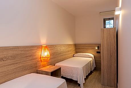 APARTMENT 2 BEDROOMS 3 ADULTS + 2  CHILDREN