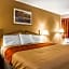 Econo Lodge Inn & Suites