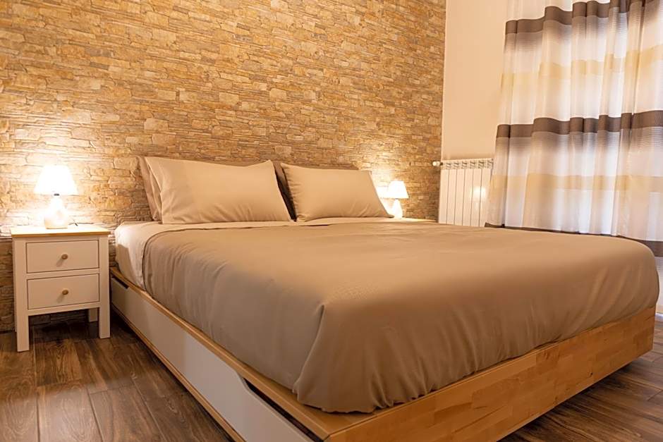 Tizzy Apartment & Rooms