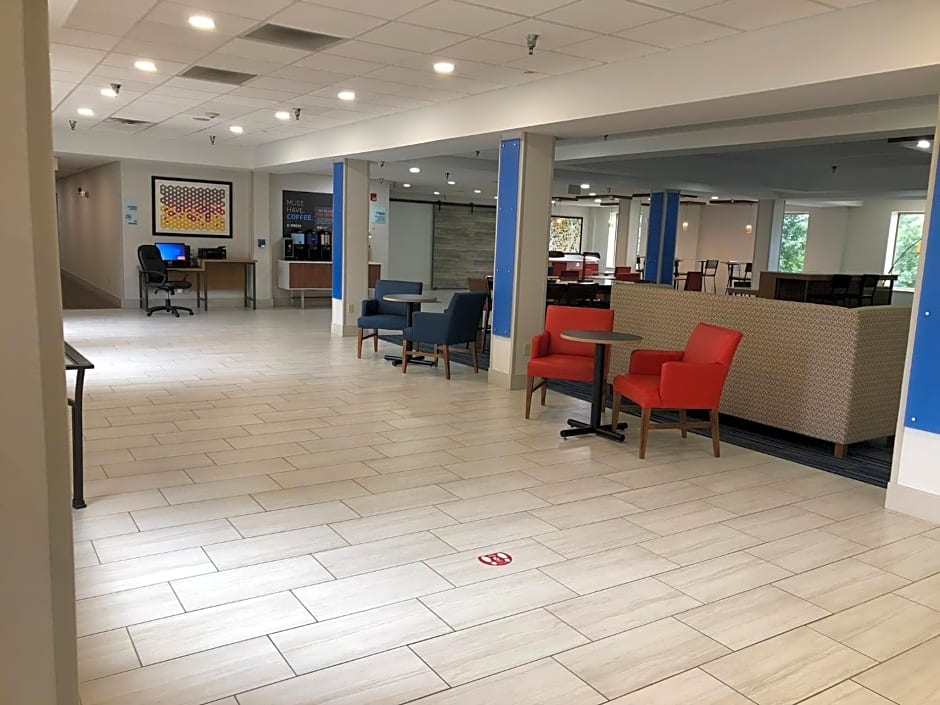 Holiday Inn Express and Suites Pittsburgh West Mifflin By IHG