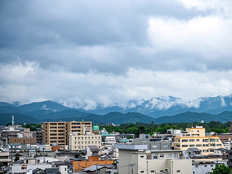 MIMARU Kyoto Karasuma Oike North