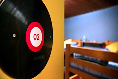 Bunk Bed in Mixed Dormitory Room