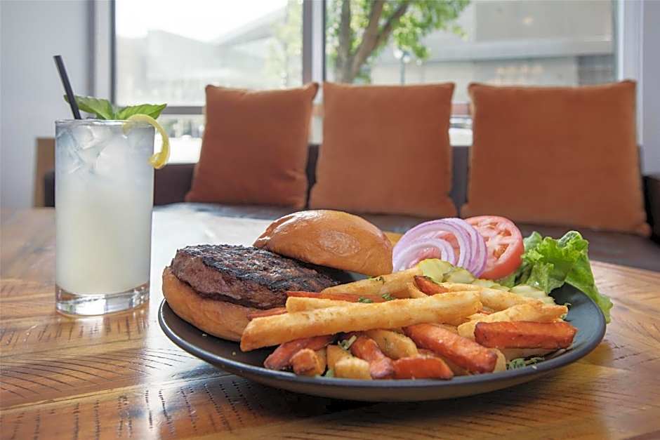 Hilton Garden Inn Denver Downtown