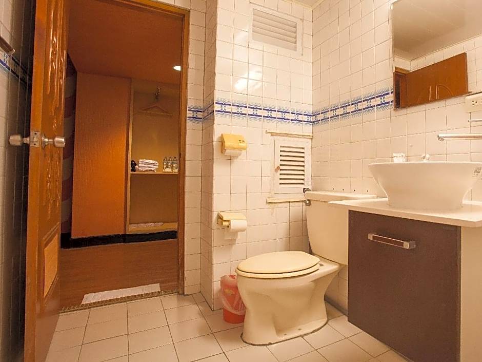 Chiayi Crown Hotel