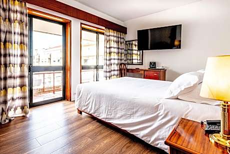 Standard Double Queen Room