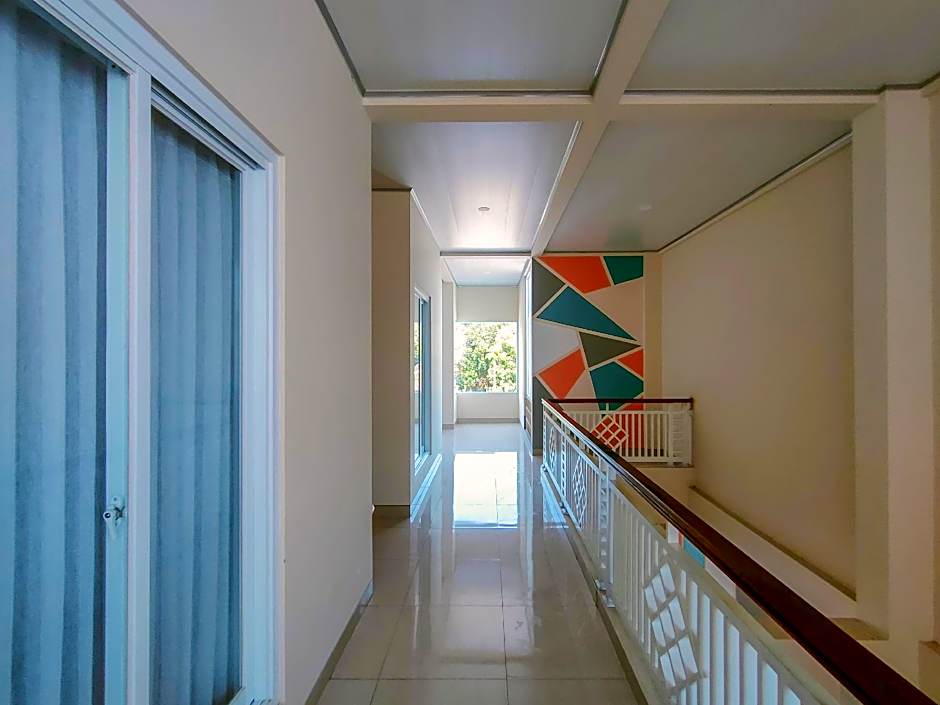 RedDoorz @ Araya House Ngawi