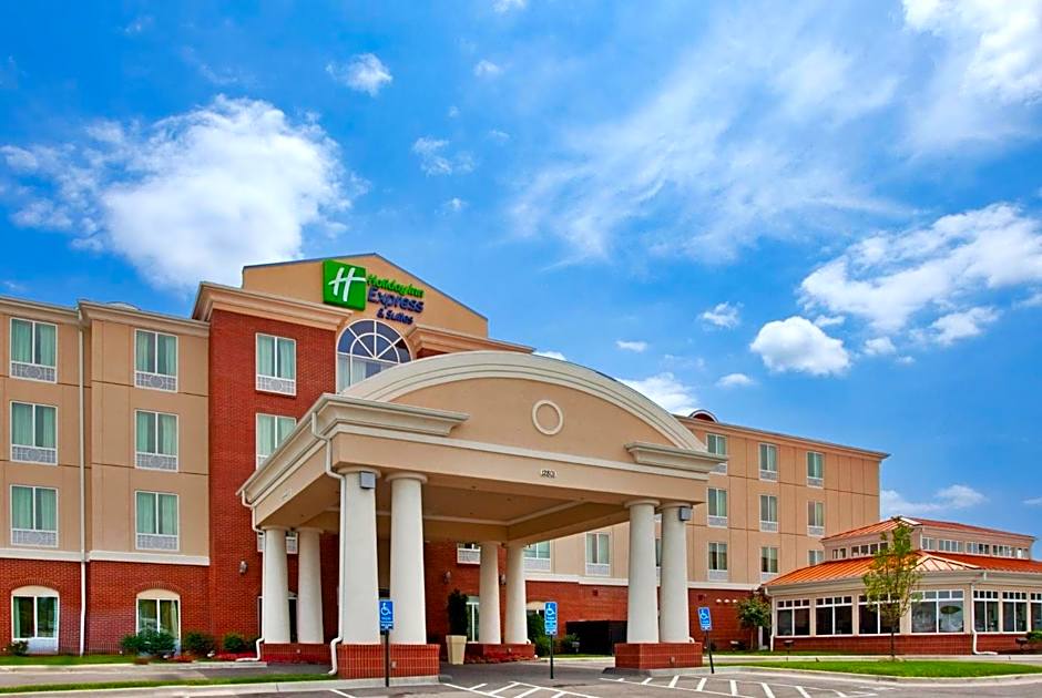 Holiday Inn Express Hotel & Suites Kansas City - Grandview By IHG