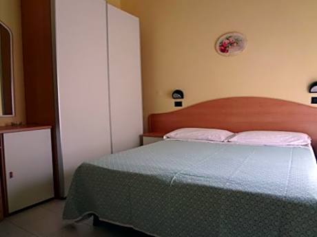 Double or Twin Room with Sea View
