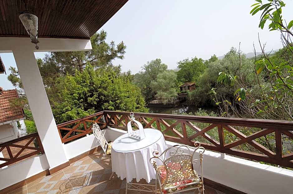 Beyaz Ev Agva - Adult only +15