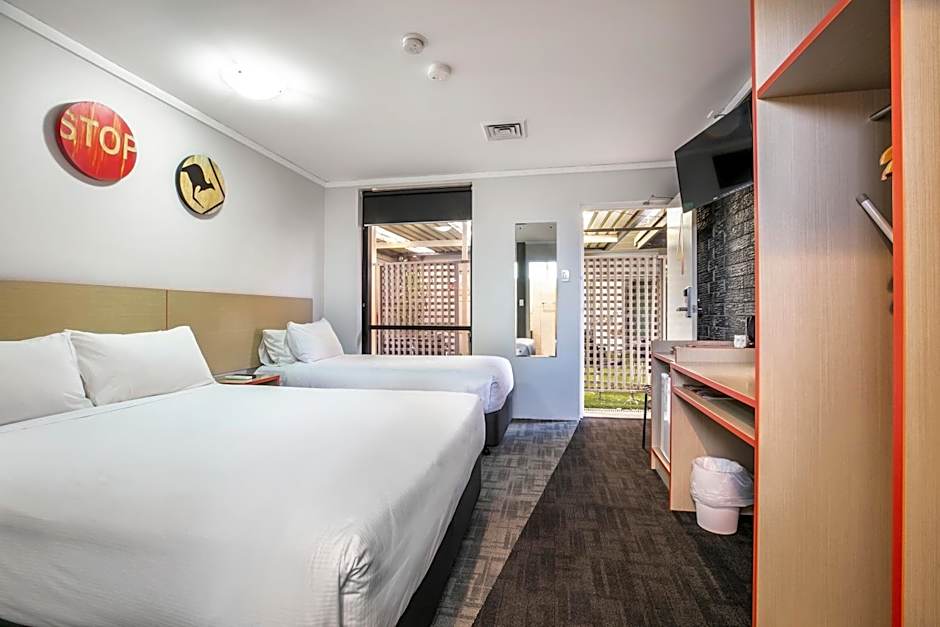 Nightcap at Jamison Hotel