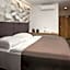 4 SMART HOTEL