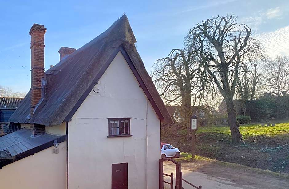 Kings Head Low House