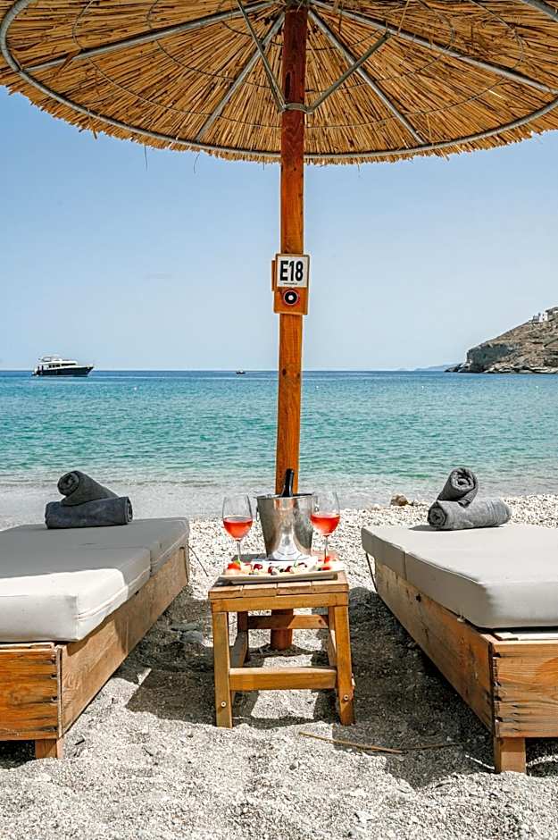 Spathi Beach Suites Kea