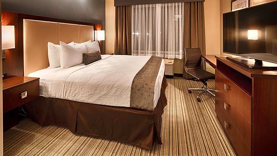 Best Western Plus Boardman Inn & Suites