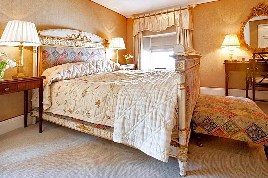 Summer Lodge Country House Hotel