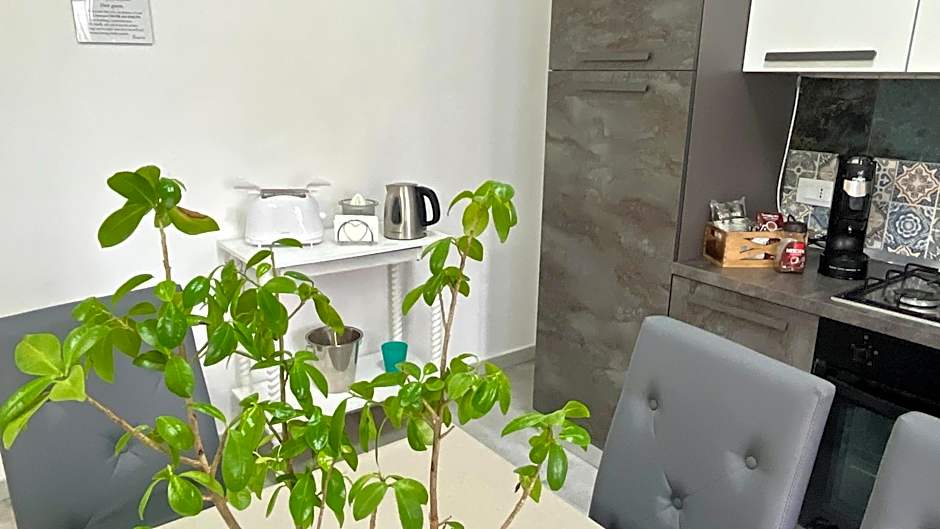 Home Jocy Spacious 3 Bed rooms Apartment with private Parking Ideal for Groups