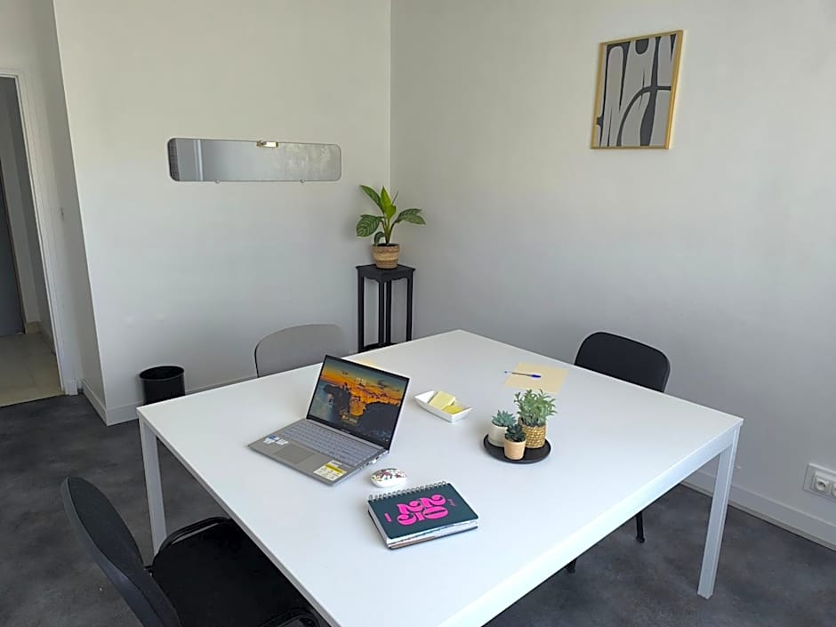 Adonis Lyon Est Hôtel Artys