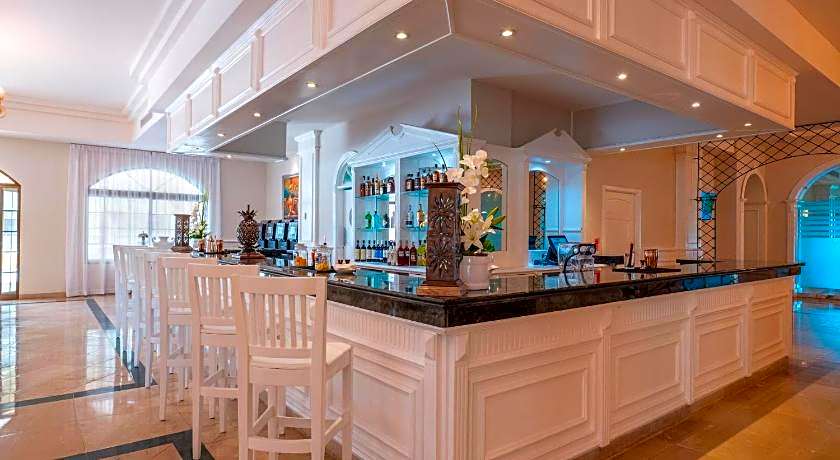 Bahia Principe Grand Cayacoa