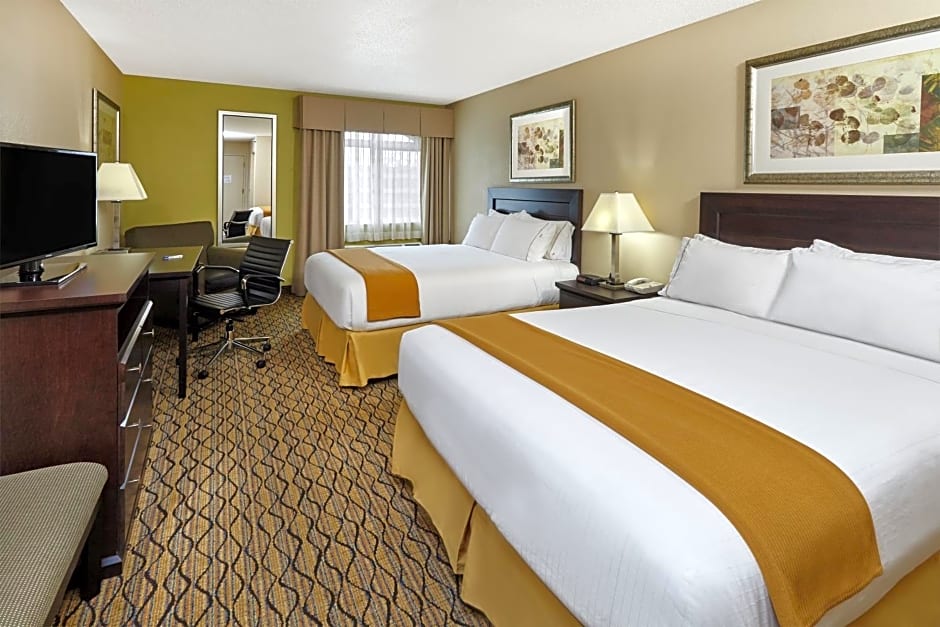 Holiday Inn Express Hotel & Suites Chicago-Libertyville