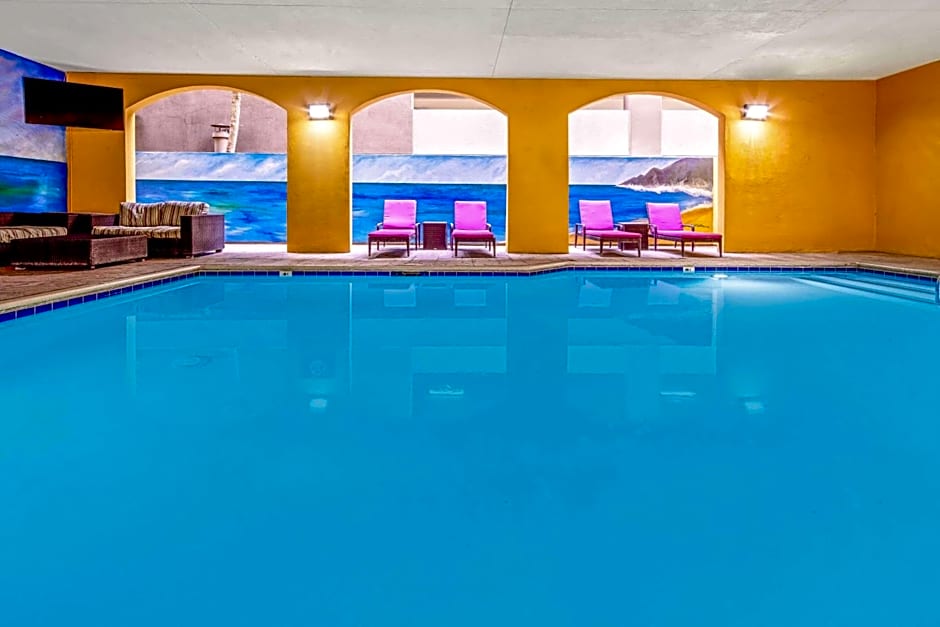 La Quinta Inn & Suites by Wyndham Anaheim Disneyland