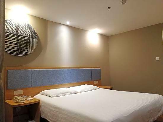 Home Inn (Guangzhou Huangsha Avenue)