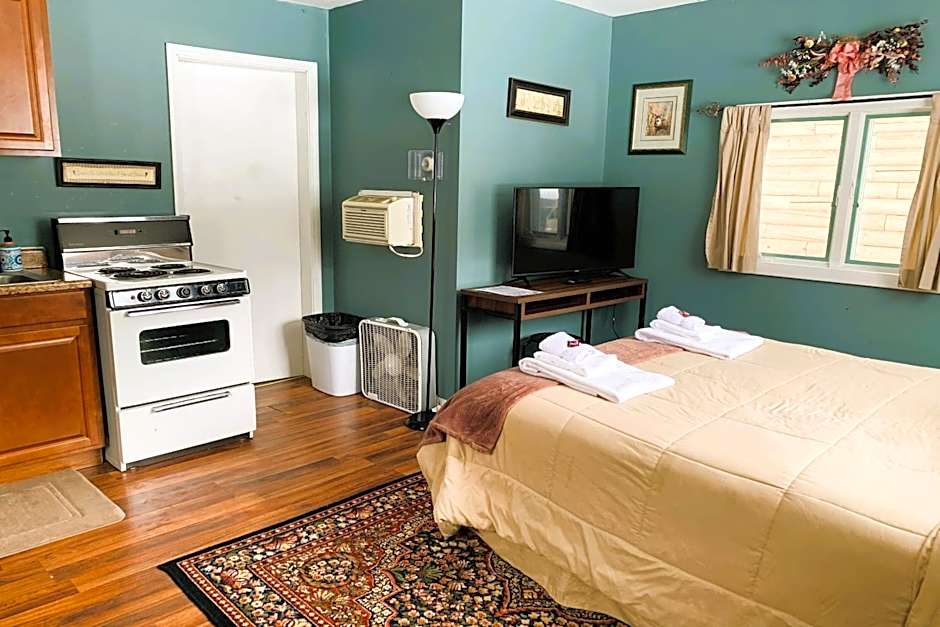 Love Hotels St John River by OYO at Fort Kent ME